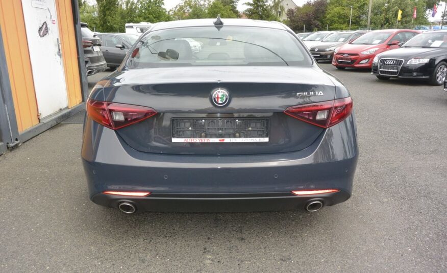 Alfa Romeo Giulia 2.2JTDm SUPER 180PS 132kW