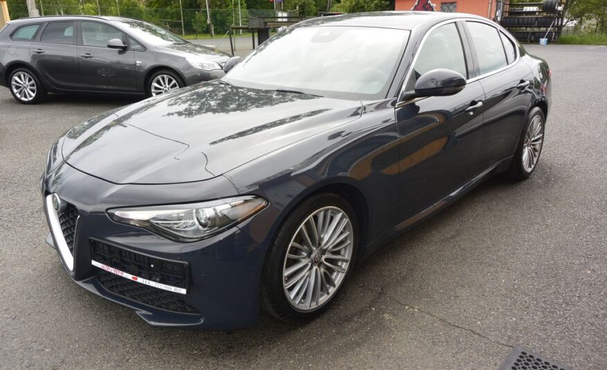 Alfa Romeo Giulia 2.2JTDm SUPER 180PS 132kW