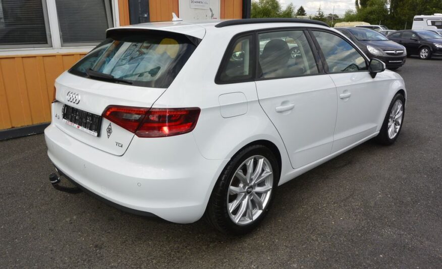 Audi A3 2.0TDi Spotback 110kW Xenon 110kW