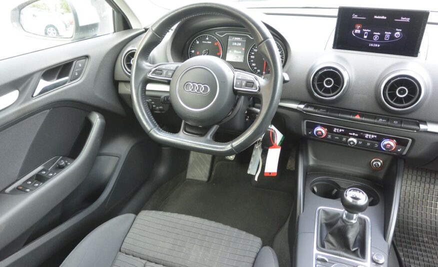 Audi A3 2.0TDi Spotback 110kW Xenon 110kW