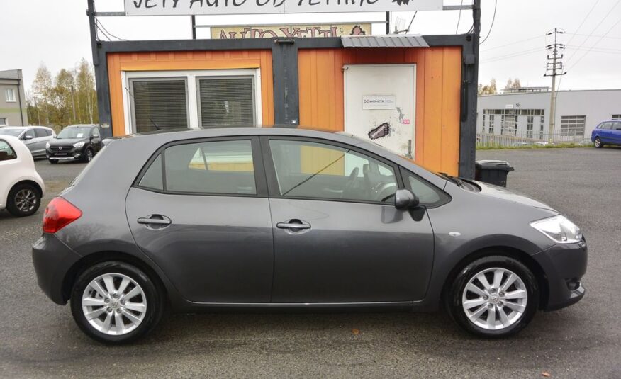 Toyota Auris 1.6VVTi Executive 91kW