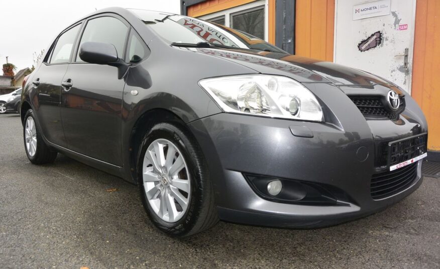 Toyota Auris 1.6VVTi Executive 91kW