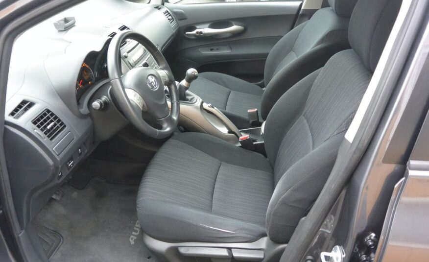 Toyota Auris 1.6VVTi Executive 91kW