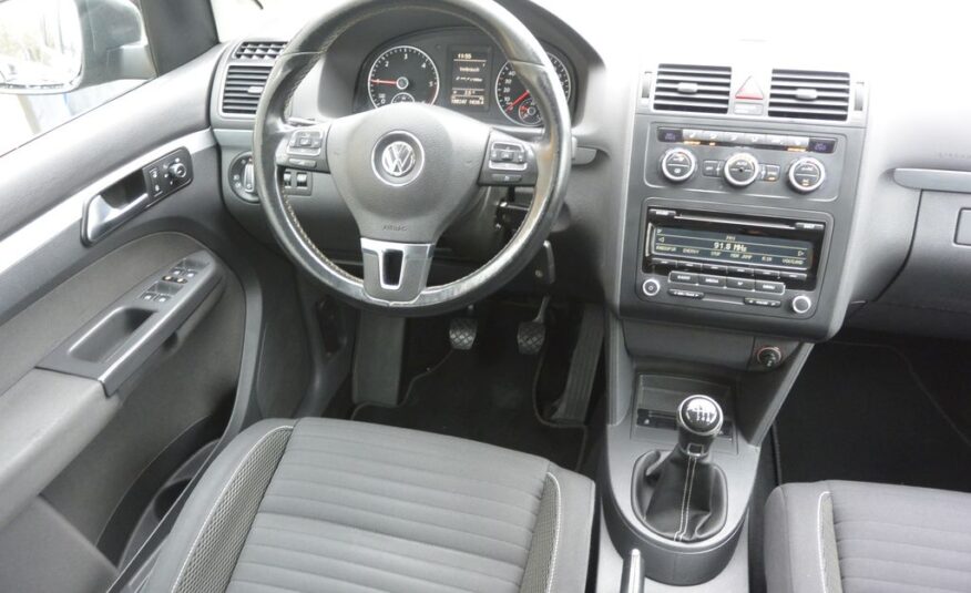 Volkswagen Touran 2.0TDi CUP Xenon 103kW