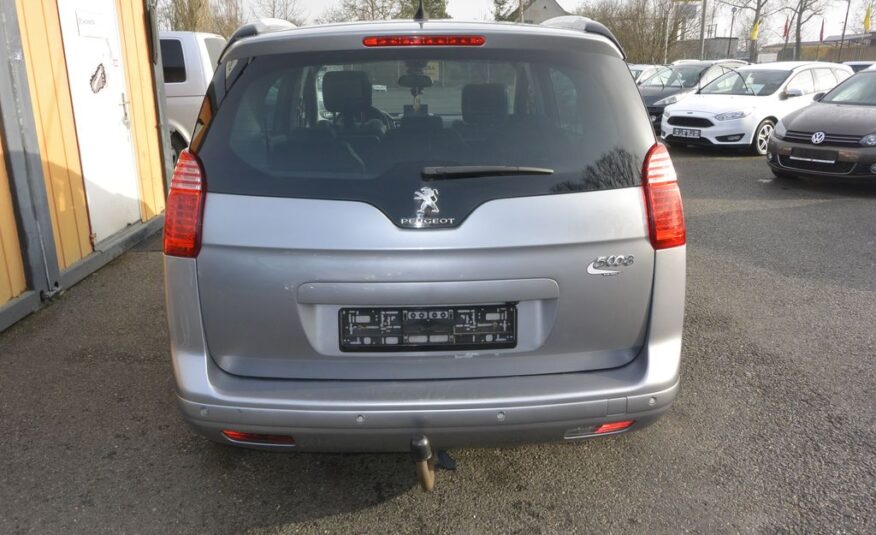 Peugeot 5008 2.0BlueHDi ALLURE 7míst 110kW 110kW