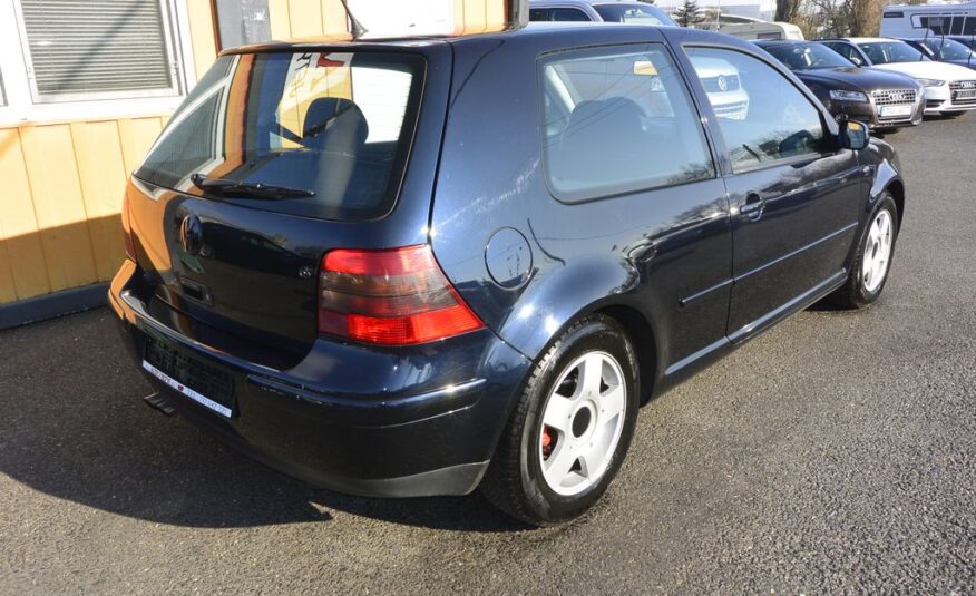 Volkswagen Golf 1.6i 81kW