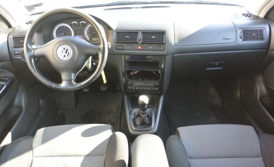 Volkswagen Golf 1.6i 81kW