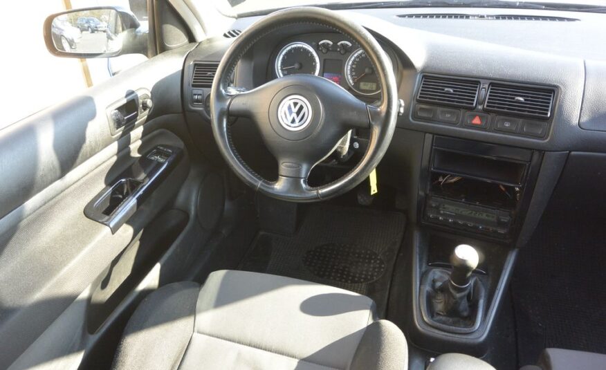 Volkswagen Golf 1.6i 81kW