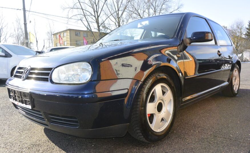 Volkswagen Golf 1.6i 81kW